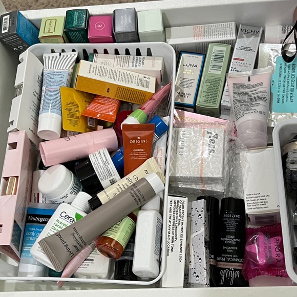 Beauty Mystery Box - Picture 8 of 10
